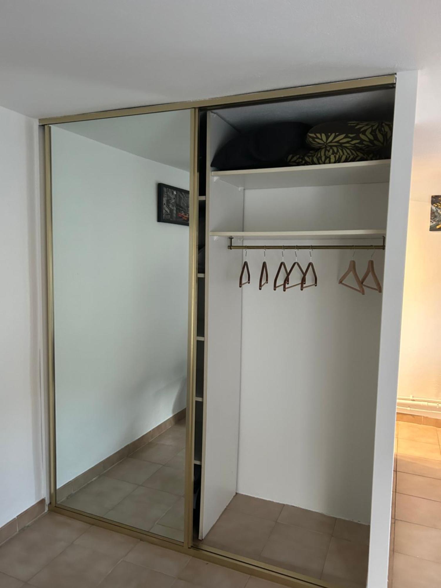 Apartment Avec Terrasse Au Calme Nizza